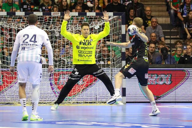 07.05.2026, xgox, Handball - EHF Champions League - 1 4 Finale SC Magdeburg - Pick Szeged v.l. Roland Mikler (Szeged, 16) beim Siebenmeter gegen Omar Ingi Magnusson (Magdeburg, 14) Magdeburg