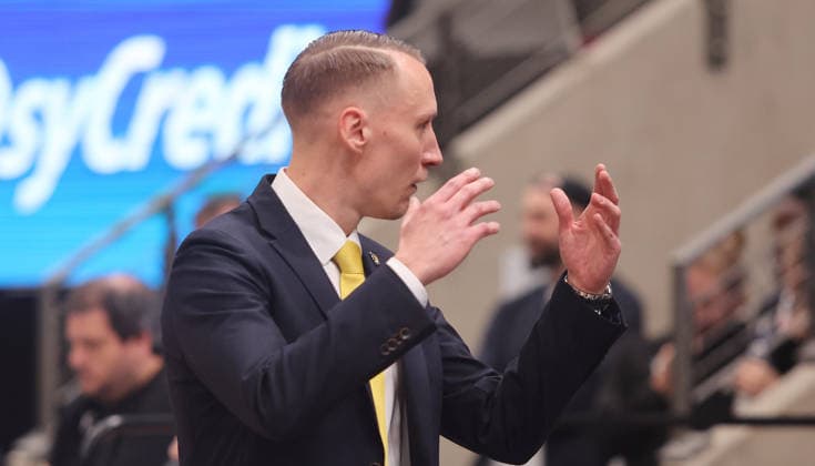 Ludwigsburg , easyCredit Basketball Bundesliga MHP Riesen Ludwigsburg vs. Bayern München , Trainer Mikko Riipinen ( Riesen )