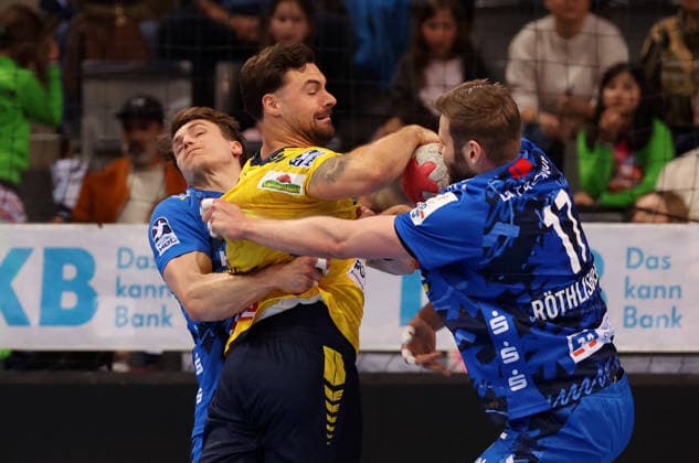 07.05.2026, Deutschland, Stuttgart, DAIKIN HBL Handball Bundesliga Saison 2025 2026, TVB Stuttgart vs. Rhein-Neckar Löwen, v.l. Max Häfner (TVB), Dani Baijens (RNL), Samuel Röthlisberger (TVB)