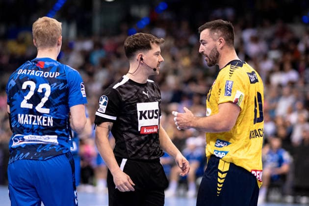 Zeitrstrafe fuer Jannik Kohlbacher (Rhein Neckar Loewen, 80) TVB Stuttgart vs. Rhein Neckar Loewen, DAIKIN Handballbundesliga, 31. Spieltag, Saison 2025 2026, 07.05.2026 Eibner-Pressefoto Andreas Ulmer TVB Stuttgart vs. Rhein Neckar Loewen, DAIKIN Handballbundesliga, 31. Spieltag, Saison 2025 2026, 07.05.2026 Stuttgart Copyright: xEibner-Pressefoto AndreasxUlmerx EP_AUR