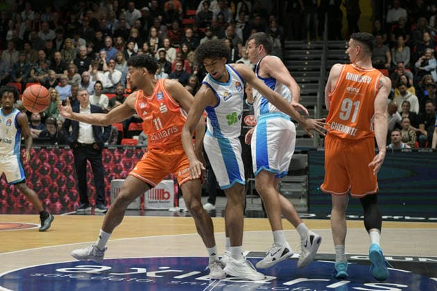 easyCredit Basketball Bundesliga, 33. Spieltag, Niners Chemnitz -Frankfurt Skyliners 07.05.2026 ab 18.30 Uhr Chemnitz, Chemnitz Arena Im Foto: Kostja Mushidi(11), Jamie Edoka(5), Ryan Hawkins(33), Yordan Minchev(91) easyCredit Basketball Bundesliga, 33. Spieltag, Niners Chemnitz - Frankfurt Skyliners Chemnitz Sachsen Deutschland