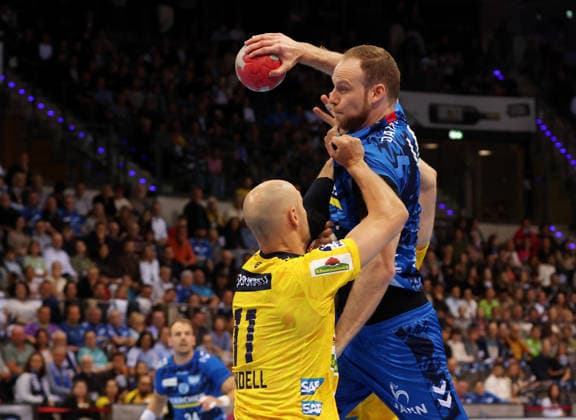07.05.2026, Deutschland, Stuttgart, DAIKIN HBL Handball Bundesliga Saison 2025 2026, TVB Stuttgart vs. Rhein-Neckar Löwen, v.l. Lukas Sandell (RNL), Lenny Rubin (TVB)