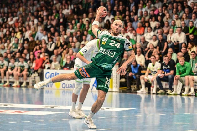 DAIKIN HBL Bundesliga: Frisch Auf! Göppingen - HSG Wetzlar; Göppingen, 07.05.2026 Marcel Schiller (Frisch Auf Göppingen, 24) erzeilt sein 2.500stes Bundesligator per 7-Meter ; Göppingen, 07.05.2026 - 31. Spieltag der DAIKIN Handball-Bundesliga, Frisch Auf! Göppingen - HSG Wetzlar, EWS-Arena, Göppingen. Copyright: xBEAUTIFULxSPORTS Märklx