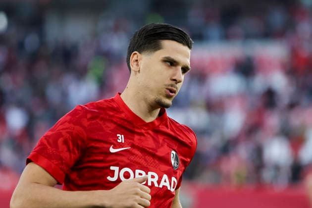 Igor Matanovic (SC Freiburg, 31) beim Aufwärmen vor Spielbeginn , Deutschland, Fussball, UEFA Europa League, Halbfinale, 2025 2026, SC Freiburg vs. Sporting Braga, 07.05.2026, Freiburg im Breisgau Europa-Park Stadion Deutschland Copyright: xGrantxHubbsx