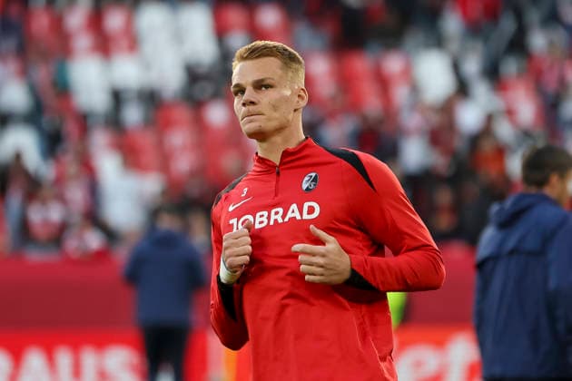 Philipp Lienhart (SC Freiburg, 03) beim Aufwärmen vor Spielbeginn , Deutschland, Fussball, UEFA Europa League, Halbfinale, 2025 2026, SC Freiburg vs. Sporting Braga, 07.05.2026, Freiburg im Breisgau Europa-Park Stadion Deutschland Copyright: xGrantxHubbsx