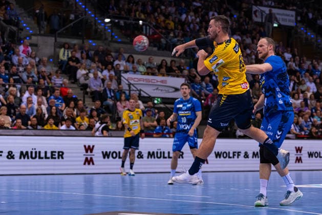 DAIKIN Handball Bundesliga: TVB Stuttgart vs. Rhein-Neckar Löwen; 07.05.2026 Stuttgart, GERMANY - 07. Mai 2026: Jannik Kohlbacher (Rhein-Neckar Löwen, 80) beim Torwurf während dem Match zwischen dem TVB Stuttgart und den Rhein-Neckar Löwen am 31. Spieltag der Daikin Handball Bundesliga in der Porsche-Arena. Copyright: xBEAUTIFULxSPORTS Steinx