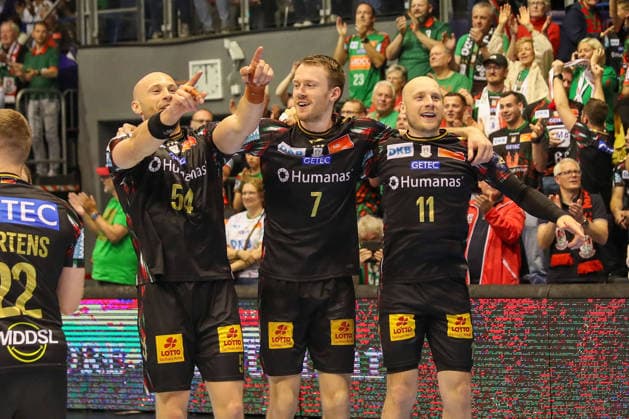 07.05.2026, xgox, Handball - EHF Champions League - 1 4 Finale SC Magdeburg - Pick Szeged v.l. Oscar Bergendahl (Magdeburg, 54), Felix Claar (Magdeburg, 7), Daniel Pettersson (Magdeburg, 11) Jubel ueber den Sieg, Jubel nach Spielende Magdeburg