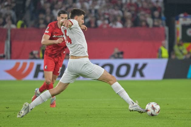 Demir Ege Tiknaz (Sporting Braga, 34) am Ball. GER, SC Freiburg - Sporting Braga, Fussball, Europa League, Halbfinale, Saison 2025 2026, 07.05.2026 GER, SC Freiburg - Sporting Braga, Fussball, Europa League, Halbfinale, Saison 2025 2026, 07.05.2026 Freiburg Copyright: xEibner-Pressefoto ThomasxHessx EP_THS
