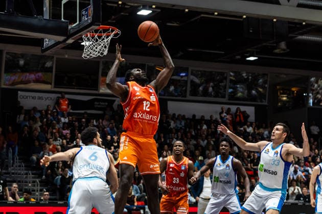 GER, easy-Credit Basketball-Bundesliga, Niners Chemnitz - Frankfurt Skyliners. 07.05.2026, Messe, Chemnitz, GER, easy-Credit Basketball-Bundesliga, Niners Chemnitz - Frankfurt Skyliners. Amadou Sow (Niners Chemnitz, 12) Foto Alexander Trienitz Chemnitz Messe Sachsen Deutschland