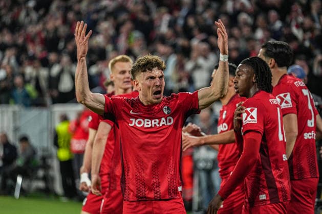 UEFA Europa League: SC Freiburg vs Sporting Braga, 07.04.2026 Torjubel zum 1:0 durch Lukas Kübler (SC Freiburg, 17) Philipp Treu (SC Freiburg, 29) der die Fans animiert UEFA Europa League: SC Freiburg vs Sporting Braga, Europa-Park-Stadion, 07.04.2026 Copyright: xBEAUTIFULxSPORTS Boscox