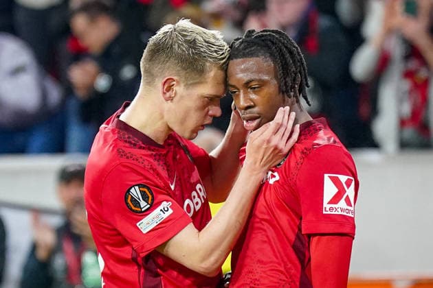 Deutschland: Fussball Europa League 2025 - 2026, Halbfinale - SC Freiburg vs Sporting Braga - Europa Park Stadion (Freiburg): Tor und Torjubel zum 2:0 durch Johan Manzambi (SC Freiburg, 44) Freude, Emotionen, Jubel, mit Matthias Ginter (SC Freiburg, 28) Copyright: xJOERANxSTEINSIEKx