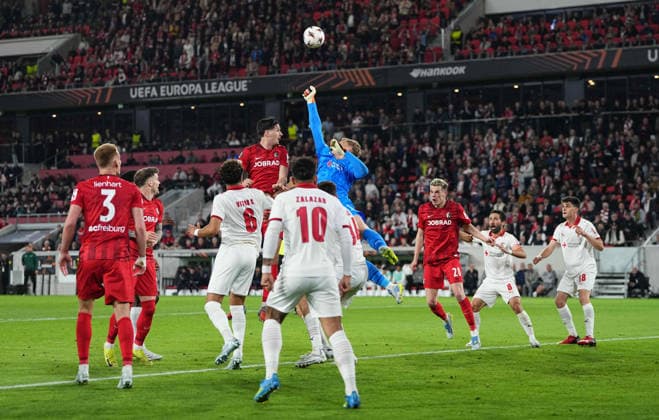 Lukas Hornicek (Braga) controls the ball during Freiburg and Braga, UEFA Europa League Semi final, Europa-Park Stadion, Freiburg, Germany on May 7, 2026. Thor Wegner DeFodi Images. (Photo by DeFodi Images) -