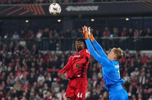 Johan Manzambi (SC Freiburg) and Lukas Hornicek (Braga) battle for the ball during Freiburg and Braga, UEFA Europa League Semi final, Europa-Park Stadion, Freiburg, Germany on May 7, 2026. Thor Wegner DeFodi Images. (Photo by DeFodi Images) -