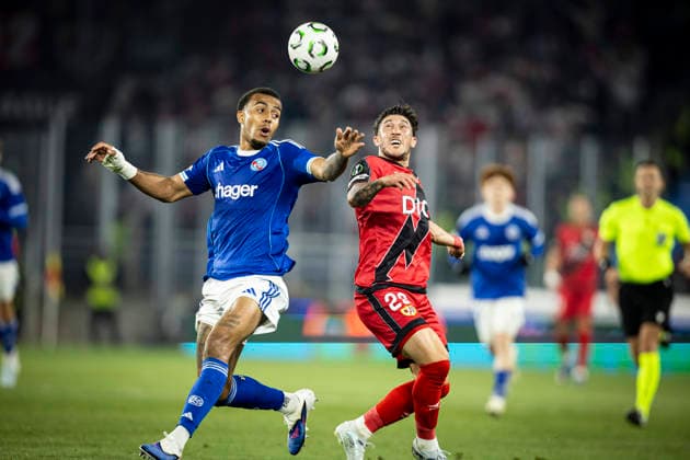 FOOTBALL : FC Racing Strasbourg vs Rayo Vallecano Madrid - 1 2 finale Retour - UEFA Conference Ligue 2026 - 07 05 2026 Guela Doue 22 (Racing Strasbourg) et Alfonso Espino of Rayo Vallecano  Copyright: xelyxandroxcegarrax