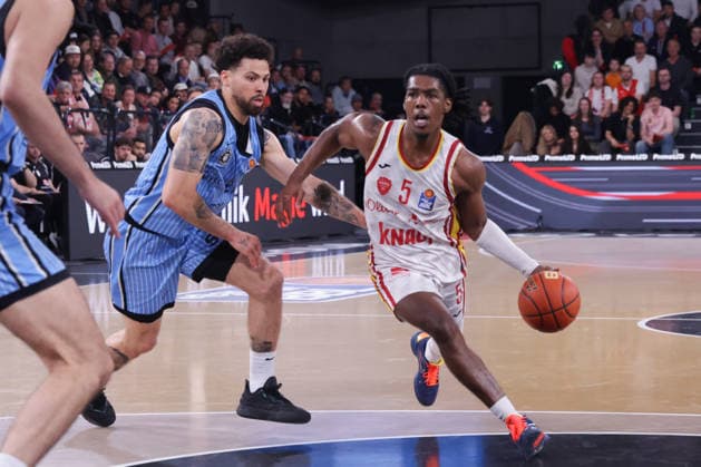 2026.05.07 xfsx GER,Hamburg,1.Basketballl Bundesliga, easyCredit BBL,Veolia Towers Hamburg vs Fitness First Wuerzburg Baskets, in der Inselpark Arena , v.l. Devon Daniels (Veolia Towers Hamburg ,21) , Marcus Carr (Wuerzburg Baskets ,5) Copyright: HMBxMedia FernandoxSoares