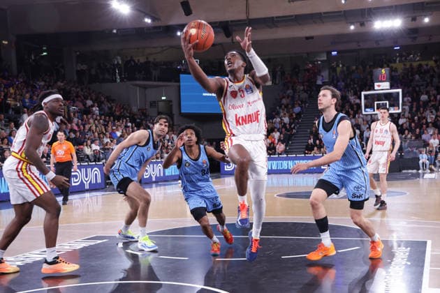 2026.05.07 xfsx GER,Hamburg,1.Basketballl Bundesliga, easyCredit BBL,Veolia Towers Hamburg vs Fitness First Wuerzburg Baskets, in der Inselpark Arena , v.l. Charles Thompson (Wuerzburg Baskets ,32) , Benedikt Turudic ( Veolia Towers Hamburg ,44) , Ross Williams (Veolia Towers Hamburg ,34) , Marcus Carr (Wuerzburg Baskets ,5) , Jan Niklas Wimberg (Veolia Towers Hamburg ,17) Copyright: HMBxMedia FernandoxSoares