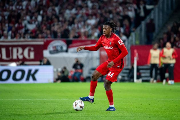 GER, Europa League, Halbfinale, SC Freiburg vs Sporting Braga 07.05.2026, Europa Park Stadion, Freiburg, GER, Europa League, Halbfinale, SC Freiburg vs Sporting Braga, im Bild Johan Manzambi (SC Freiburg, 44) am Ball,