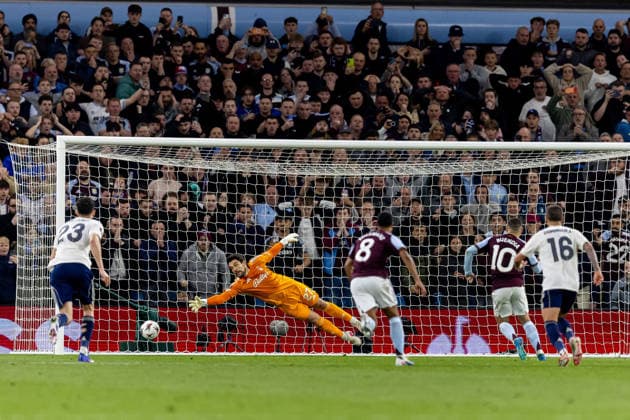 Aston Villa v Nottingham Forest, Europa League, Semi-Final GOAL scores 2-0 Aston Villa midfielder Emi Buendia (10) scores from penalty during the Europa League semi final second leg match between Aston Villa and Nottingham Forest at Villa Park, Birmingham, UK on 7 May 2026. Birmingham Villa Park West Midlands UK Editorial use only , Copyright: xManjitxNarotrax PSI-24205-0033