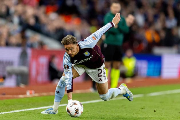 Aston Villa v Nottingham Forest, Europa League, Semi-Final Aston Villa defender Matty Cash (2) stumbles during the Europa League semi final second leg match between Aston Villa and Nottingham Forest at Villa Park, Birmingham, UK on 7 May 2026. Birmingham Villa Park West Midlands UK Editorial use only , Copyright: xManjitxNarotrax PSI-24205-0041