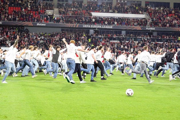 07.05.2026, xrekx, Fussball UEFA Europa League, SC Freiburg - Sporting Braga v.l. Platzsturm Freiburg Fans ,Stimmung, Schals, Ultras, Zuschauer, Besucher, Choreo, Choreografie, atmosphere, scarves, spectators, visitors (DFL DFB REGULATIONS PROHIBIT ANY USE OF PHOTOGRAPHS as IMAGE SEQUENCES and or QUASI-VIDEO) Freiburg