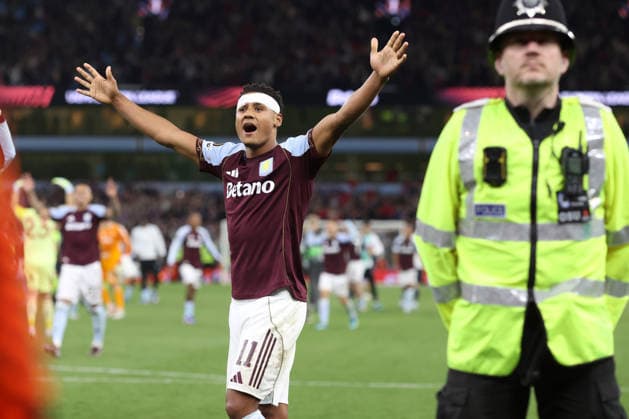 Aston Villa v Nottingham Forest 07 May 2026, Aston - UEFA EUROPA League - Semi Final - Second Leg - Aston Villa v Nottingham Forest - Ollie Watkins of Aston Villa celebrating on the pitch after the match - Photo: Charlotte Wilson Offside. Aston UK Copyright: xCharlottexWilsonx xOffsidexOffside