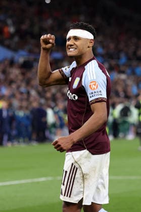 Aston Villa v Nottingham Forest 07 May 2026, Aston - UEFA EUROPA League - Semi Final - Second Leg - Aston Villa v Nottingham Forest - Ollie Watkins of Aston Villa celebrating on the pitch after the match - Photo: Charlotte Wilson Offside. Aston UK Copyright: xCharlottexWilsonx xOffsidexOffside