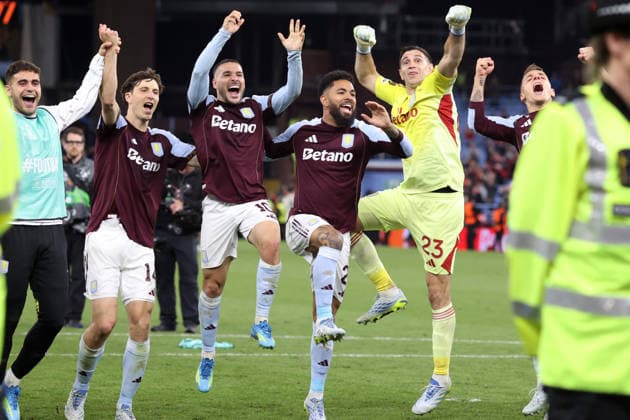 Aston Villa v Nottingham Forest 07 May 2026, Aston - UEFA EUROPA League - Semi Final - Second Leg - Aston Villa v Nottingham Forest - Aston Villa players celebrating on the pitch after the match - Photo: Charlotte Wilson Offside. Aston UK Copyright: xCharlottexWilsonx xOffsidexOffside