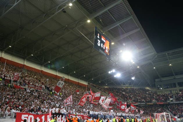 07.05.2026, xrekx, Fussball UEFA Europa League, SC Freiburg - Sporting Braga v.l. Platzsturm Freiburg Fans ,Stimmung, Schals, Ultras, Zuschauer, Besucher, Choreo, Choreografie, atmosphere, scarves, spectators, visitors Anzeigetafel, Videowall, Scoreboard, Info, Werbung Endstand 3:1 (DFL DFB REGULATIONS PROHIBIT ANY USE OF PHOTOGRAPHS as IMAGE SEQUENCES and or QUASI-VIDEO) Freiburg