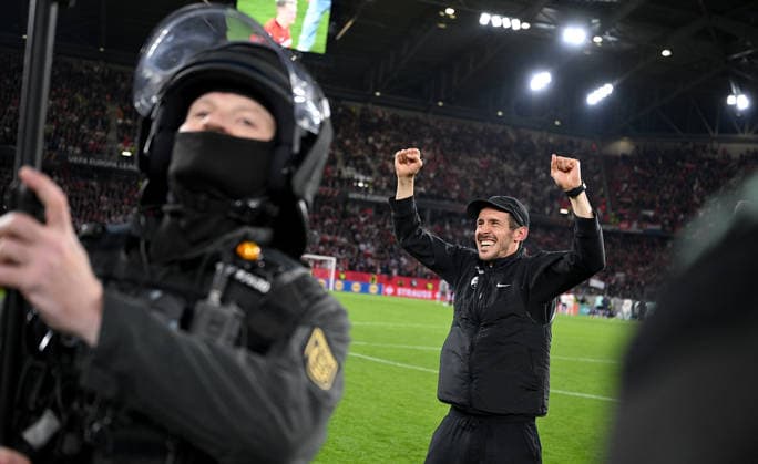 FUSSBALL EUROPA LEAGUE SAISON 2025 2026 Halbfinal Rueckspiel 07.05.2026 SC Freiburg - SC Braga Jubel SC Freiburg nach dem Sieg und dem Einzug ins Finale, Trainer Julian Schuster (SC Freiburg)
