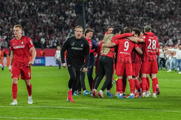 UEFA Europa League: SC Freiburg vs Sporting Braga, 07.04.2026 Die Freiburger die den Finaleinzug feiern UEFA Europa League: SC Freiburg vs Sporting Braga, Europa-Park-Stadion, 07.04.2026 Copyright: xBEAUTIFULxSPORTS Boscox