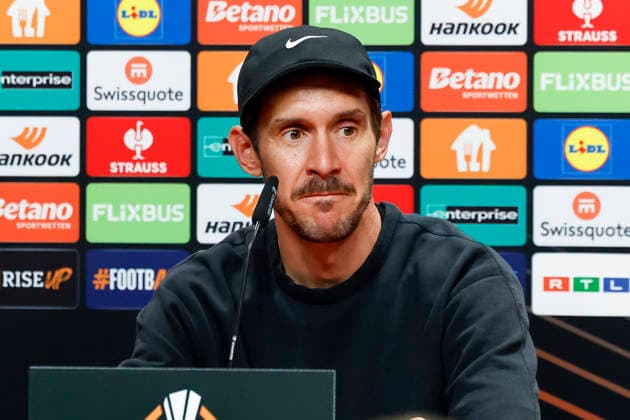Julian Schuster (SC Freiburg, Trainer) bei der Pressekonferenz , Deutschland, Fussball, UEFA Europa League, Halbfinale, 2025 2026, SC Freiburg vs. Sporting Braga, 08.05.2026, Freiburg im Breisgau Europa-Park Stadion Deutschland Copyright: xGrantxHubbsx