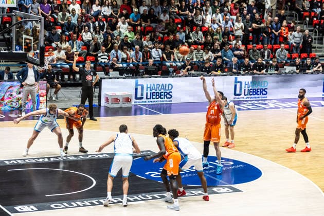GER, easy-Credit Basketball-Bundesliga, Niners Chemnitz - Frankfurt Skyliners. 07.05.2026, Messe, Chemnitz, GER, easy-Credit Basketball-Bundesliga, Niners Chemnitz - Frankfurt Skyliners. Yordan Minchev (Niners Chemnitz, 91) bei einem Freiwurf Foto Alexander Trienitz Chemnitz Messe Sachsen Deutschland