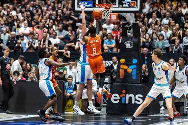 GER, easy-Credit Basketball-Bundesliga, Niners Chemnitz - Frankfurt Skyliners. 07.05.2026, Messe, Chemnitz, GER, easy-Credit Basketball-Bundesliga, Niners Chemnitz - Frankfurt Skyliners. Corey Davis Jr. (Niners Chemnitz, 5) Foto Alexander Trienitz Chemnitz Messe Sachsen Deutschland