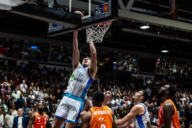 GER, easy-Credit Basketball-Bundesliga, Niners Chemnitz - Frankfurt Skyliners. 07.05.2026, Messe, Chemnitz, GER, easy-Credit Basketball-Bundesliga, Niners Chemnitz - Frankfurt Skyliners. Jacob Holt (Frankfurt Skyliners 10) Foto Alexander Trienitz Chemnitz Messe Sachsen Deutschland