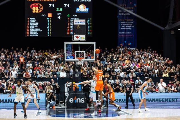 GER, easy-Credit Basketball-Bundesliga, Niners Chemnitz - Frankfurt Skyliners. 07.05.2026, Messe, Chemnitz, GER, easy-Credit Basketball-Bundesliga, Niners Chemnitz - Frankfurt Skyliners. Eric Washington (Niners Chemnitz, 33) Foto Alexander Trienitz Chemnitz Messe Sachsen Deutschland