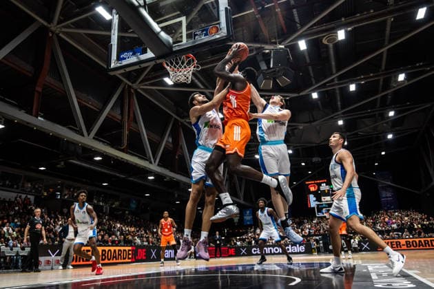 GER, easy-Credit Basketball-Bundesliga, Niners Chemnitz - Frankfurt Skyliners. 07.05.2026, Messe, Chemnitz, GER, easy-Credit Basketball-Bundesliga, Niners Chemnitz - Frankfurt Skyliners. Amadou Sow (Niners Chemnitz, 12) Foto Alexander Trienitz Chemnitz Messe Sachsen Deutschland