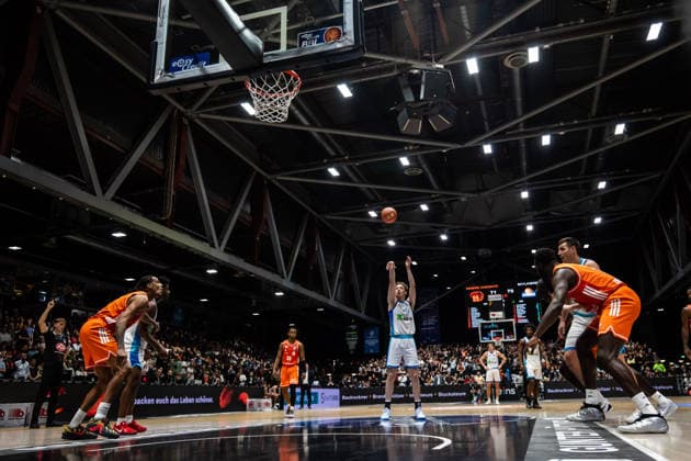 GER, easy-Credit Basketball-Bundesliga, Niners Chemnitz - Frankfurt Skyliners. 07.05.2026, Messe, Chemnitz, GER, easy-Credit Basketball-Bundesliga, Niners Chemnitz - Frankfurt Skyliners. Ivan Crnjac (Frankfurt Skyliners 14) bei einem Freiwurf Foto Alexander Trienitz Chemnitz Messe Sachsen Deutschland