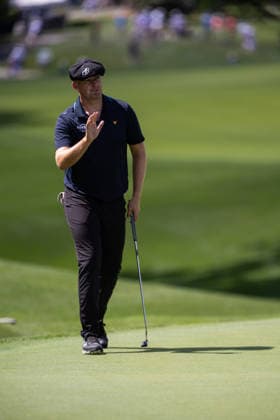 2026 Truist Championship: First Round May 07 May 7, 2026: Harry Hall waves to fans after a birdie putt on the eighth hole during the first round of the 2026 Truist Championship at Quail Hollow Club in Charlotte, NC. (Scott Kinser CSM) (Credit Image: Â Scott Kinser Cal Media) Charlotte Nc United States EDITORIAL USE ONLY Copyright: xx ZUMA-20260507_zma_c04_033.jpg ScottxKinserx csmphotothree489847