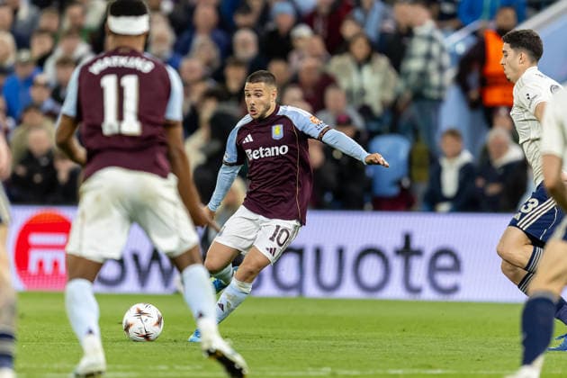 Aston Villa v Nottingham Forest, Europa League, Semi-Final Aston Villa midfielder Emi Buendia (10) in action during the Europa League semi final second leg match between Aston Villa and Nottingham Forest at Villa Park, Birmingham, UK on 7 May 2026. Birmingham Villa Park West Midlands UK Editorial use only , Copyright: xManjitxNarotrax PSI-24205-0095