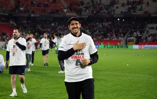 07.05.26 SC Freiburg - SC Braga Deutschland, Freiburg, 07.05.2026, Fussball, Europa League, Saison 2025 2026, Halbfinale, SC Freiburg - SC Braga: Julian Schuster (Trainer SC Freiburg); Schlussjubel.