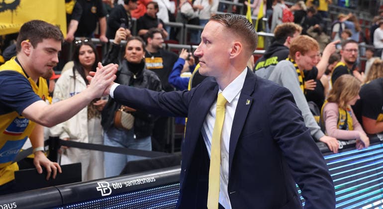 Ludwigsburg , easyCredit Basketball Bundesliga MHP Riesen Ludwigsburg vs. Bayern München , Trainer Mikko Riipinen ( Riesen )