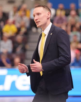 Ludwigsburg , easyCredit Basketball Bundesliga MHP Riesen Ludwigsburg vs. Bayern München , Trainer Mikko Riipinen ( Riesen )