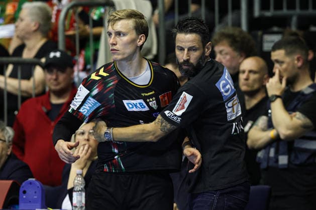 Trainer Bennet Wiegert mit Gisli Kristjansson (SC Magdeburg,10) - Viertelfinale Handball Machineseeker Champions League Saison 2025-2026 SC Magdeburg vs. SC Pick Szeged in der GETEC Arena in Magdeburg - Handball,Deutschland,07.05.2026
