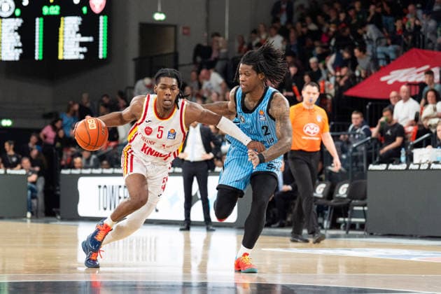 Marcus Carr (Wuerzburg Baskets, 5) im Dribbling Leonard Thorpe Jr. (Veolia Towers Hamburg, 02), GER, Veolia Towers Hamburg vs Fitness First Wuerzburg Baskets, Basketball, BBL, Spieltag 33, Saison 2025 2026, 07.05.2026 GER, Veolia Towers Hamburg vs Fitness First Wuerzburg Baskets, Basketball, BBL, Spieltag 33, Saison 2025 2026, 07.05.2026 Hamburg Copyright: xEibner-Pressefoto MaxxVincenx EP_MVN