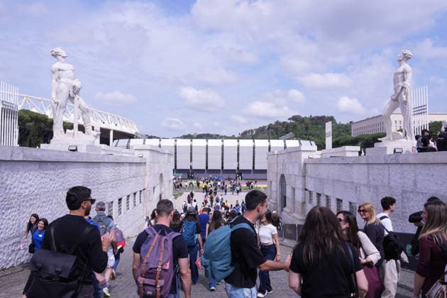the public goes towards the Stadio dei Marmi where they have built the new playing field to see the match between Alex De Minaur (AUS) vs Matteo Arnaldi (ITA) at the Italian Open in Rome, Friday, May 8, 2026. (Alfredo Falcone LaPresse)  Copyright: xAlfredoxFalcone LaPressex
