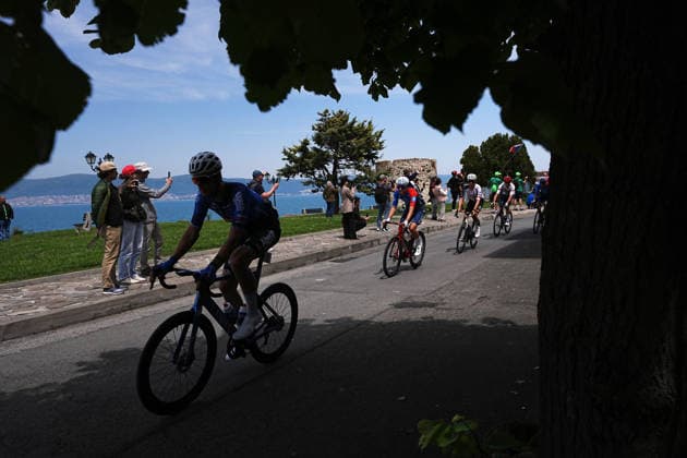 The pack rides cycles during Stage 1 of the Giro d™Italia, from Nessebar to Burgas, Bulgaria, Friday, May 8, 2026.  Copyright: xGianxMattiaxD Alberto LaPressex