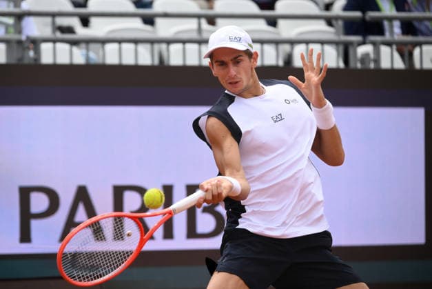 May 8, 2026, Roma: Matteo Arnaldi of Italy in action during his men s singles match against Alex de Minaur of Australia (not pictured) at the Italian Open tennis tournament in Rome, Italy, 08 May 2026. ANSA ALESSANDRO DI MEO Italian Open Tennis Tournament  - ZUMAa110 20260508_zaf_a110_056 Copyright: xAlessandroxDixMeox