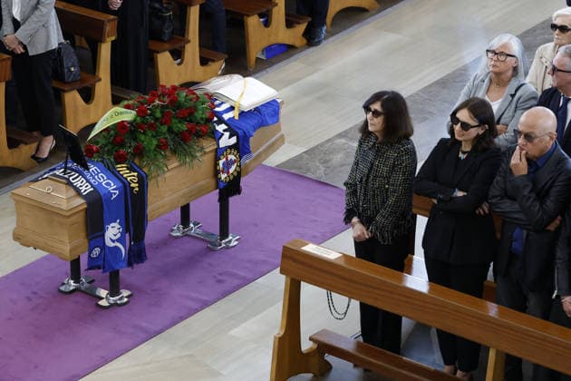 Sport Bilder des Tages News - The Funeral Of Evaristo Beccalossi A moment of the funeral of Evaristo Beccalossi at Conversione of San Paolo Church on May 08, 2026 in Brescia, Italy. The former Brescia and Internazionale FC footballer died in Brescia at the age of 69. Brescia Brescia Italy Copyright: xRichardxMorganox xLiveMediax LPN_2439073