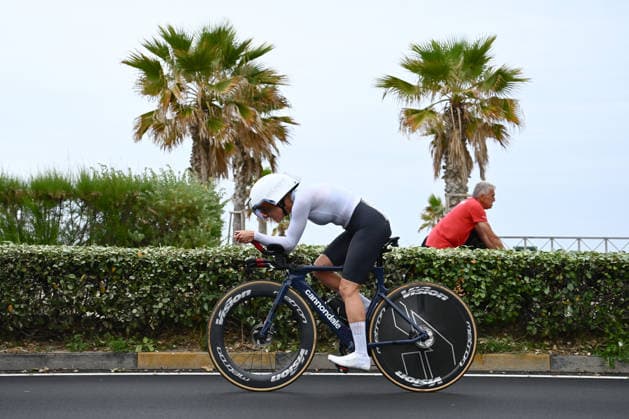 Sport Bilder des Tages UCI Para Cycling Road World Cup: Round 3 Picture by Olly Hassell SWpix.com - 08 05 2026 - Cycling - UCI Para Cycling Road World Cup: Round 3 - Pescara, Abruzzo, Italy - Women C4 Individual Time Trial (ITT) - Andrea Cherniak Tyson (United States) Copyright: x xSWpix.comx(t axPhotographyxHubxLtd)xOllyxHassell SWpix.comx SWP-3030-13952