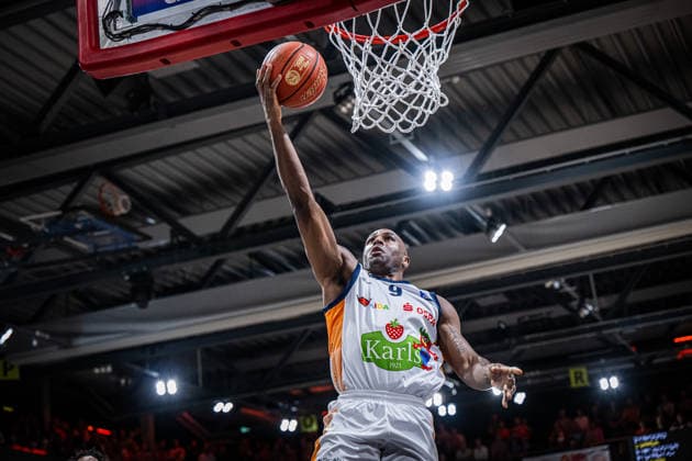 1. Basketball Bundesliga, easyCredit BBL, Saison 2025 2026, Herren, Hauptrunde, 33. Spieltag, 08.05.2026, RASTA Vechta - Rostock Seawolves DeAndre Lansdowne ( 9 - Rostock Seawolves) beim Korbleger Vechta RASTA Dome Niedersachsen Deutschland